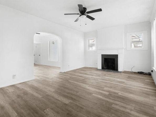 811 N Crawford Street , Dallas Texas 75203