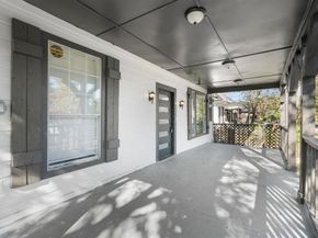 811 N Crawford Street , Dallas Texas 75203