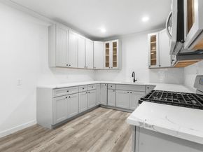 811 N Crawford Street , Dallas Texas 75203