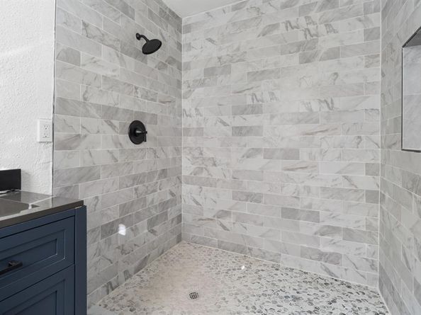 811 N Crawford Street , Dallas Texas 75203