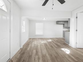 811 N Crawford Street , Dallas Texas 75203