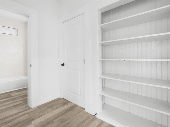 811 N Crawford Street , Dallas Texas 75203