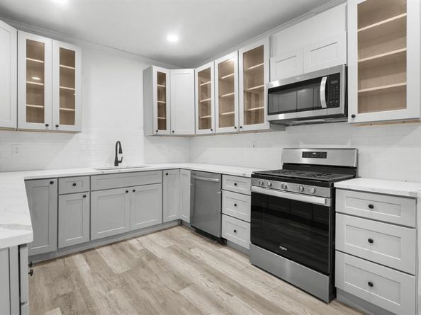 811 N Crawford Street , Dallas Texas 75203