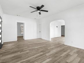 811 N Crawford Street , Dallas Texas 75203