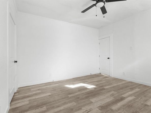 811 N Crawford Street , Dallas Texas 75203