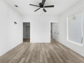 811 N Crawford Street , Dallas Texas 75203