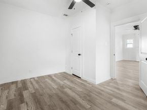 811 N Crawford Street , Dallas Texas 75203