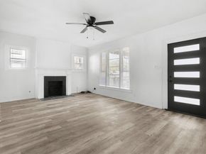 811 N Crawford Street , Dallas Texas 75203