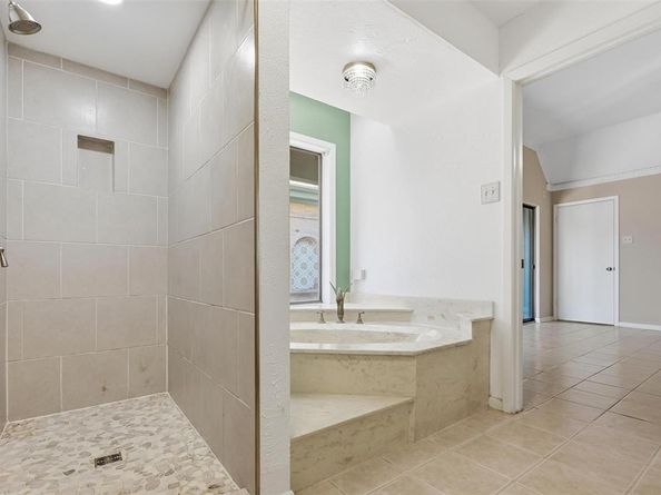 3213  Stonehenge Lane , Carrollton Texas 75006