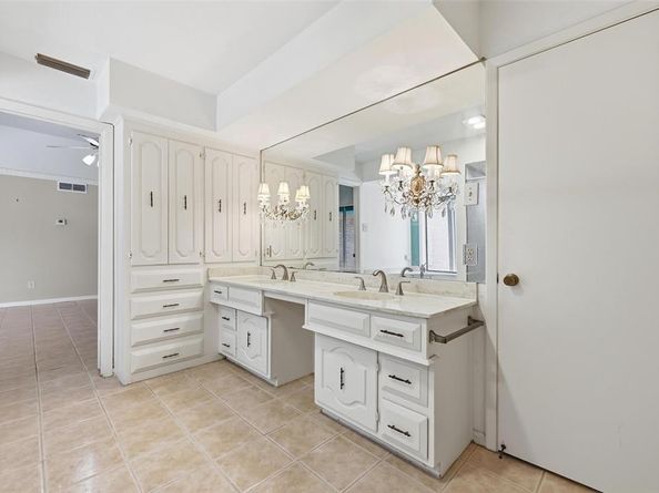 3213  Stonehenge Lane , Carrollton Texas 75006