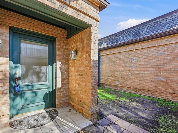 3213  Stonehenge Lane , Carrollton Texas 75006