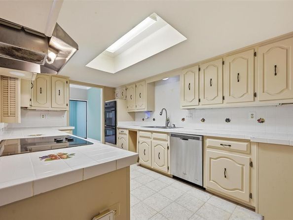 3213  Stonehenge Lane , Carrollton Texas 75006