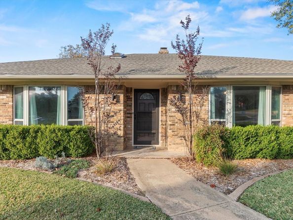 2401  Bluffton Drive , Plano Texas 75075