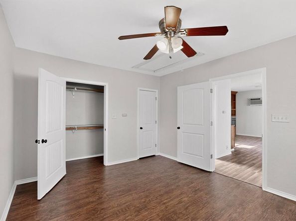 401 E Miller Road , Garland Texas 75041