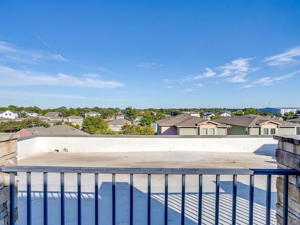 2800  Sandage Avenue  105, Fort Worth Texas 76109