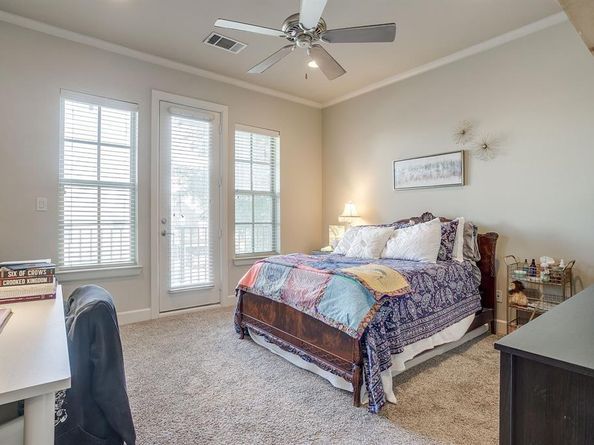 2800  Sandage Avenue  105, Fort Worth Texas 76109