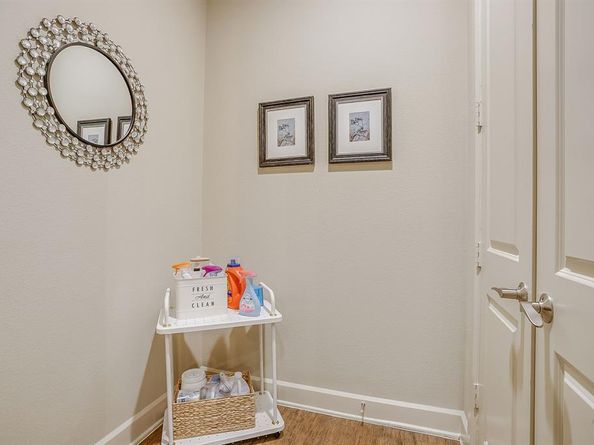 2800  Sandage Avenue  105, Fort Worth Texas 76109