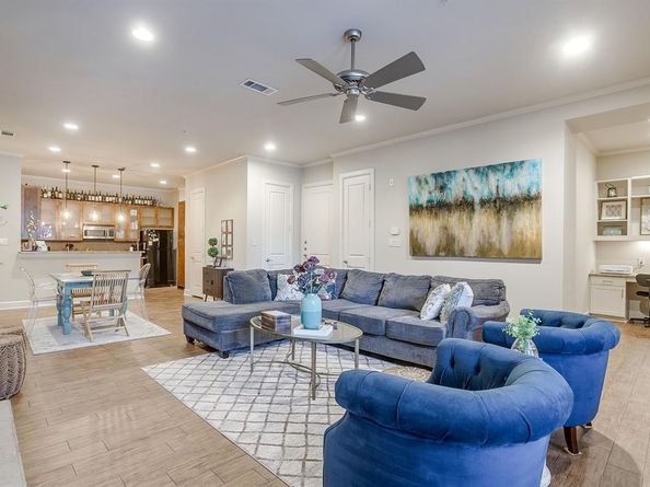 2800  Sandage Avenue  105, Fort Worth Texas 76109