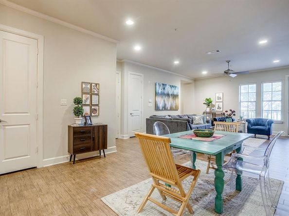 2800  Sandage Avenue  105, Fort Worth Texas 76109