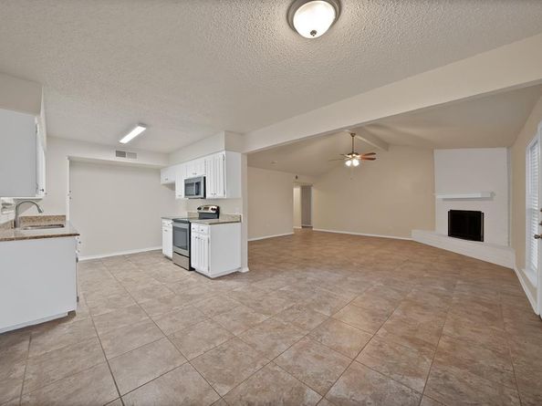 4807  Crestmont Court , Arlington Texas 76017