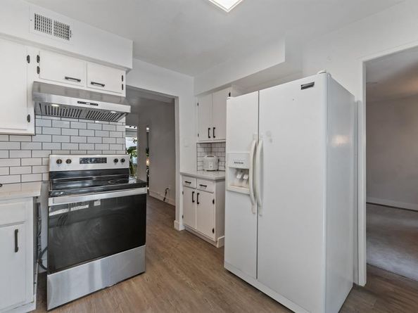 8069  Meadow Road  216, Dallas Texas 75231