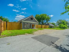 122 W Grand Prairie Road , Grand Prairie Texas 75051