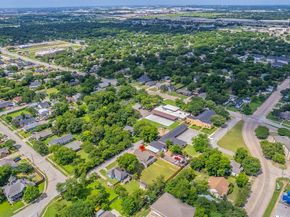 122 W Grand Prairie Road , Grand Prairie Texas 75051