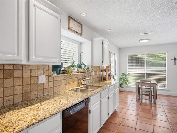 7025  Escondido Drive , Arlington Texas 76016