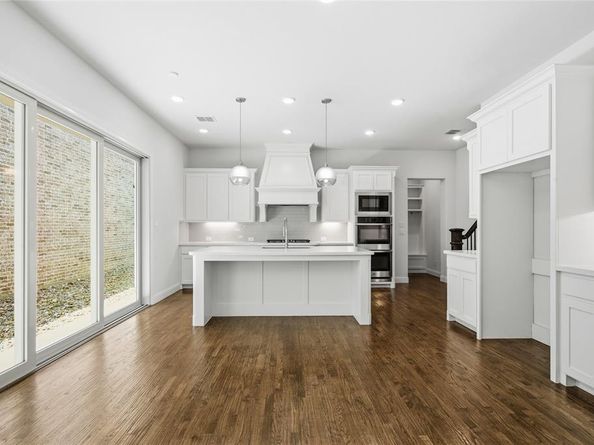 6761  Verandah Way , Irving Texas 75039