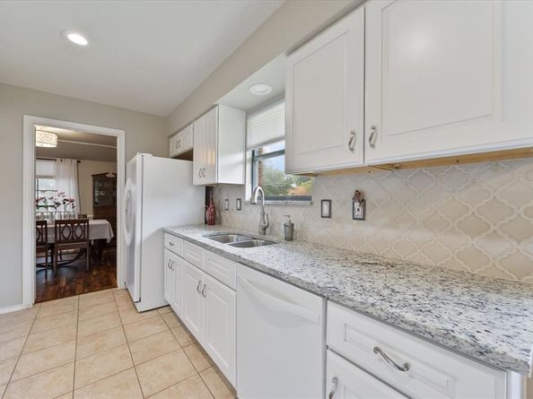 1910  Vista Oaks Drive , Carrollton Texas 75007
