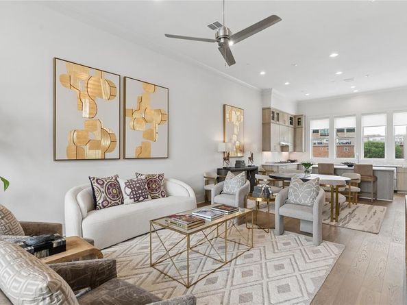 2401  Canton Street  1005, Dallas Texas 75201