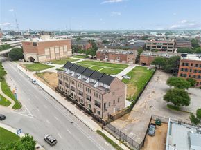 2401  Canton Street  1005, Dallas Texas 75201