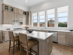 2401  Canton Street  1005, Dallas Texas 75201