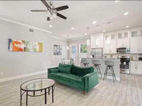 3351  Canada Drive , Dallas Texas 75212
