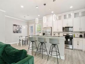 3351  Canada Drive , Dallas Texas 75212