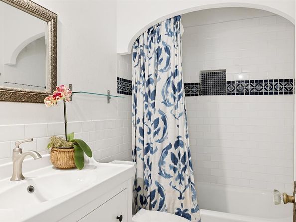 7011  Hammond Avenue , Dallas Texas 75223