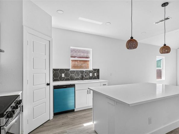 9704  Valley Mills Lane , Dallas Texas 75227