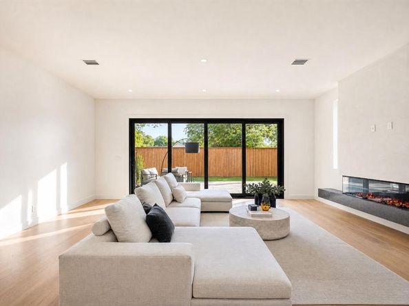 3624  Fontana  , Dallas Texas 75220