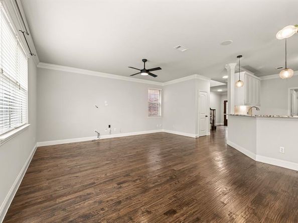 250  Churchill Loop , Grapevine Texas 76051