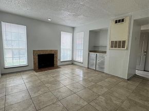 8005  Rothington Road  17, Dallas Texas 75227