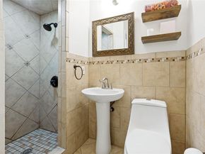 6405  Glennox Lane , Dallas Texas 75214