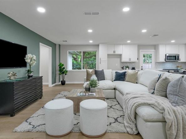4815  Kelman Street , Dallas Texas 75214