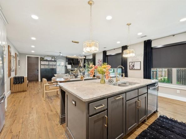 551  Chandler Court , Pilot Point Texas 76258
