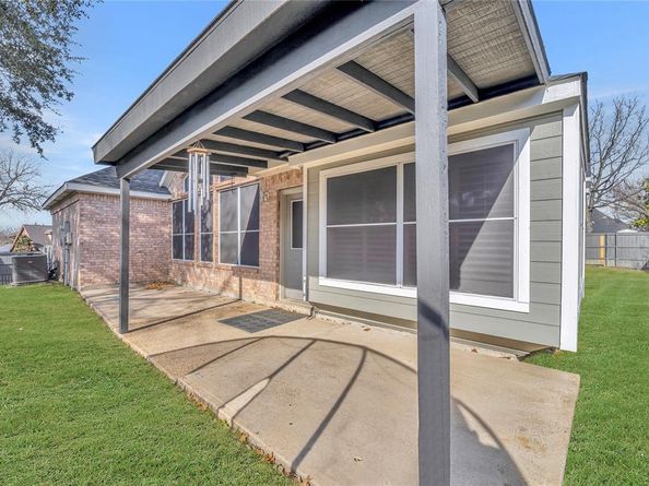 2406  Shorewood Court , Rowlett Texas 75088