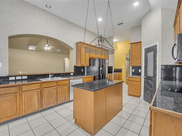 2406  Shorewood Court , Rowlett Texas 75088