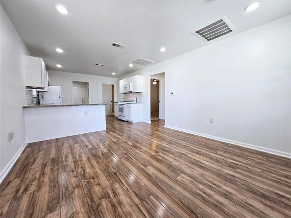 3818  Vilbig Road , Dallas Texas 75212
