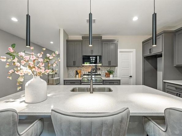 2939  Idaho Avenue , Dallas Texas 75216