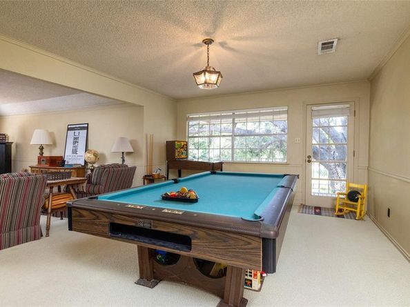 1404  Crowley Road , Arlington Texas 76012