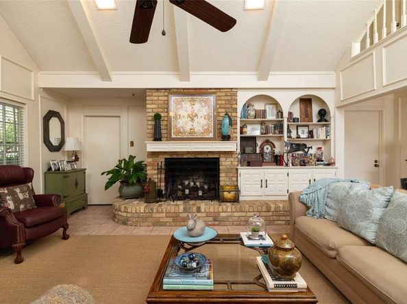 1404  Crowley Road , Arlington Texas 76012