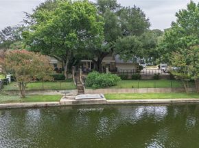 1404  Crowley Road , Arlington Texas 76012